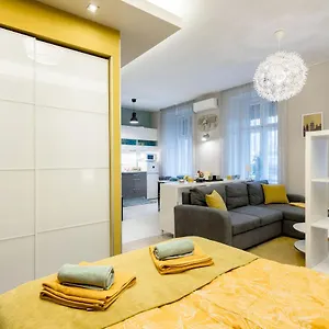 Pearl In The Heart Of The Apartment