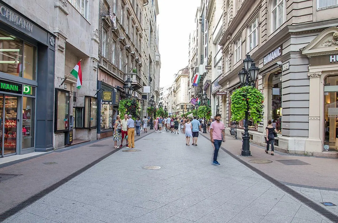 Harrison Lejlighed Budapest