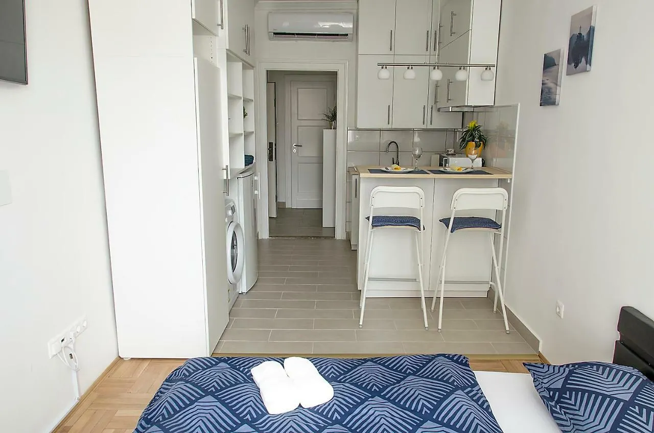 Harrison Apartment Budapest 0*,